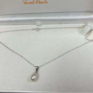 Vantel Pearls Silver Necklace with white Pearl Pendant